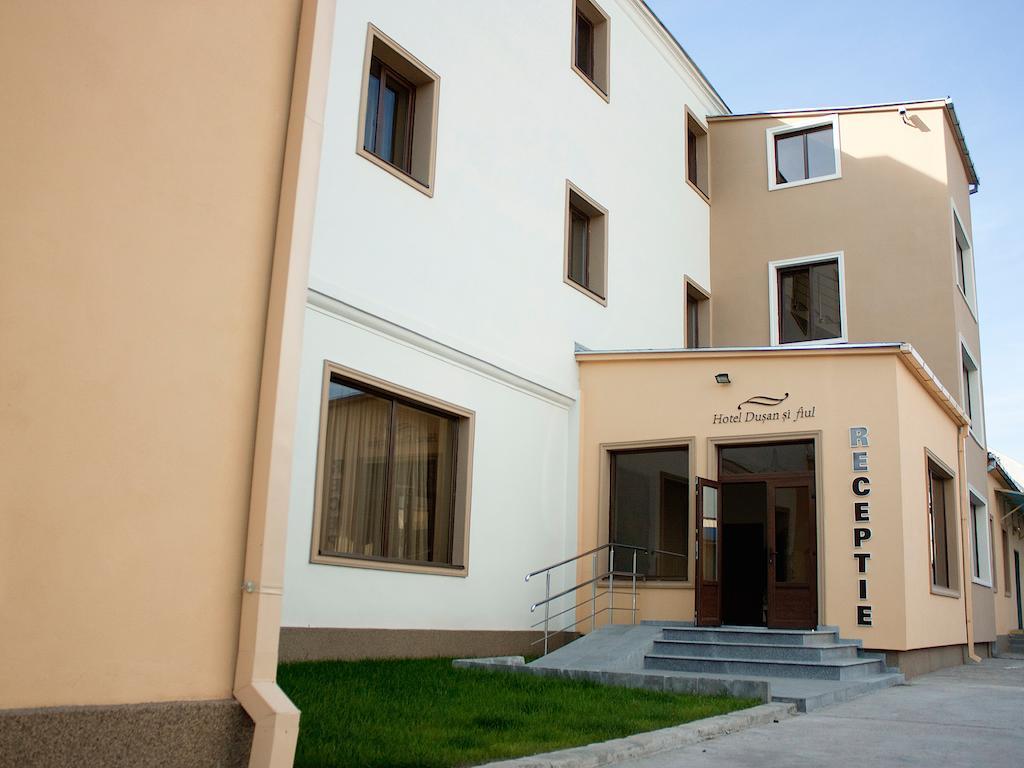 Hotel Dusan Si Fiul Resita Nord المظهر الخارجي الصورة